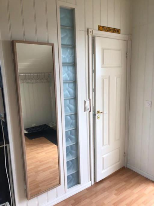 Koselig Garasjeloft! Lägenhet Langevag Exteriör bild