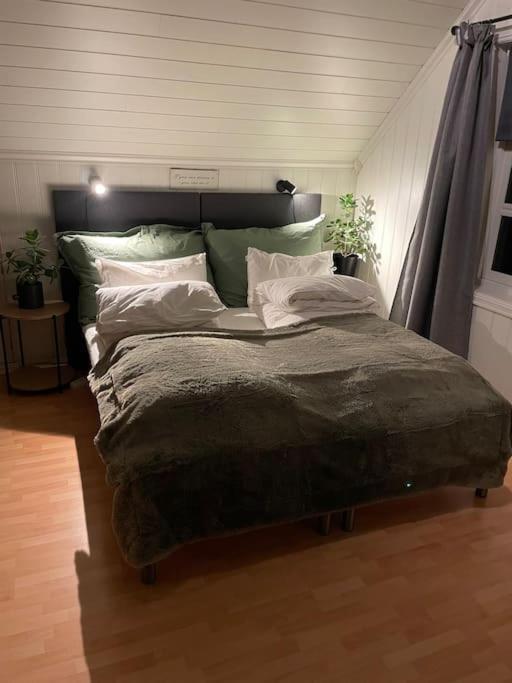 Koselig Garasjeloft! Lägenhet Langevag Exteriör bild